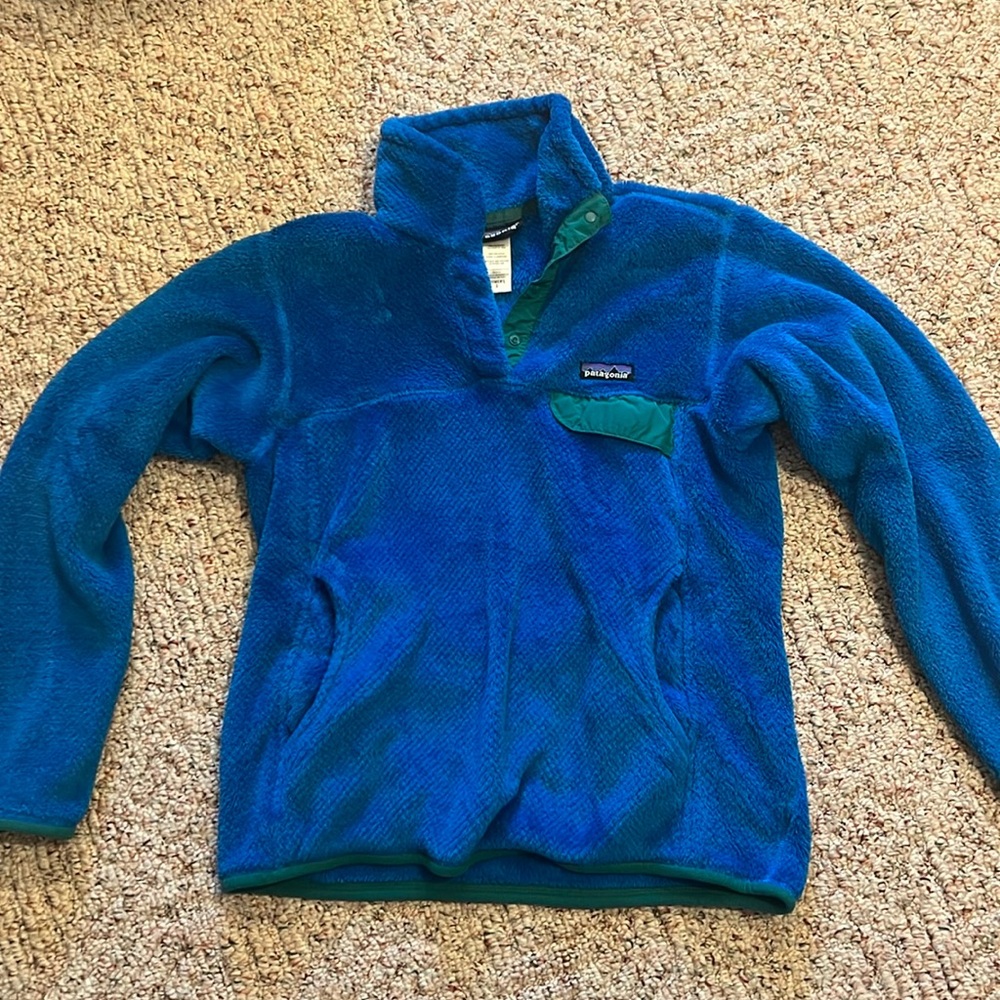 Patagonia women’s bright blue fleece Small